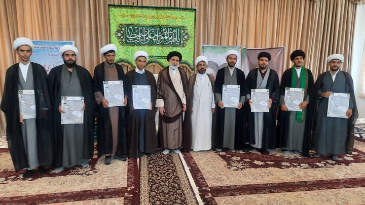 تصاویر/ آیین عمامه گذاری طلاب حوزه علمیه  چهارمحال و بختیاری
