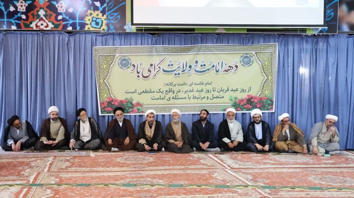 تصاویر/ آیین عمامه گذاری طلاب حوزه علمیه مرند
