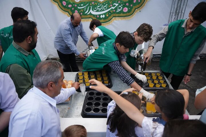 تصاویر/ موکب پذیرایی مسجد جنرال ارومیه در عید بزرگ غدیر خم