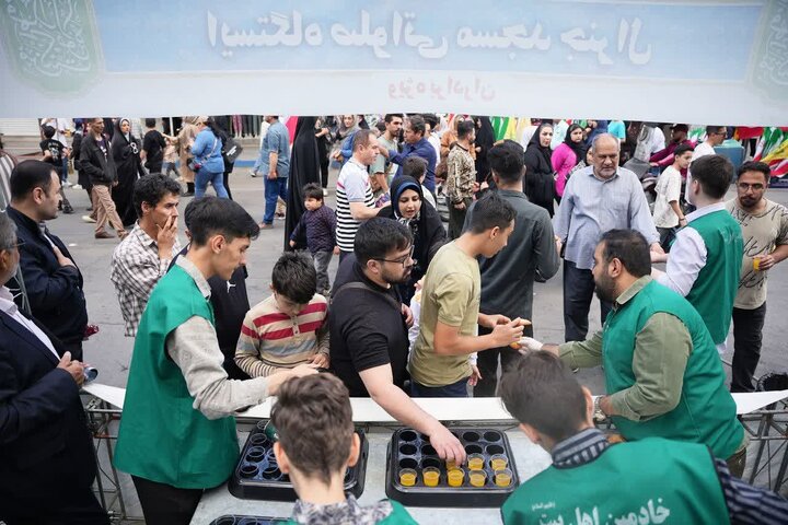 تصاویر/ موکب پذیرایی مسجد جنرال ارومیه در عید بزرگ غدیر خم