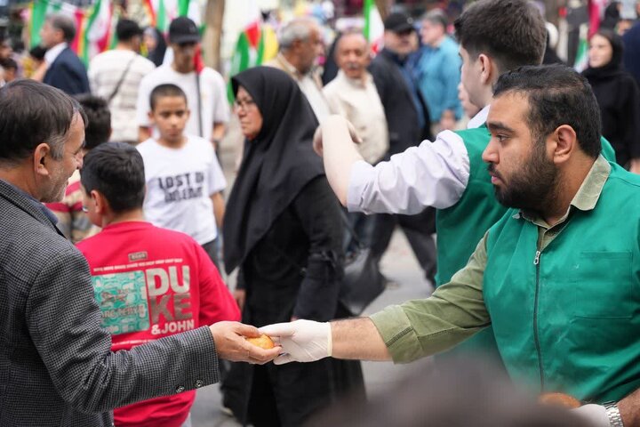 تصاویر/ موکب پذیرایی مسجد جنرال ارومیه در عید بزرگ غدیر خم