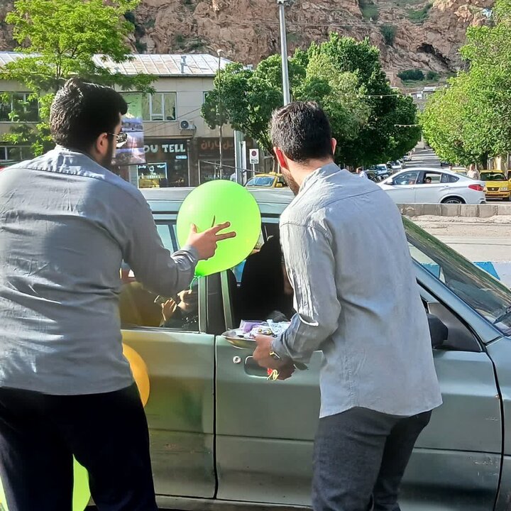 تصاویر/  ایستگاه صلواتی مدرسه علمیه ماکو به مناسبت عید سعید غدیر