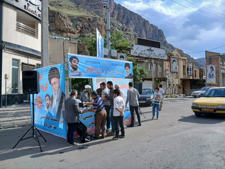تصاویر/  ایستگاه صلواتی مدرسه علمیه ماکو به مناسبت عید سعید غدیر