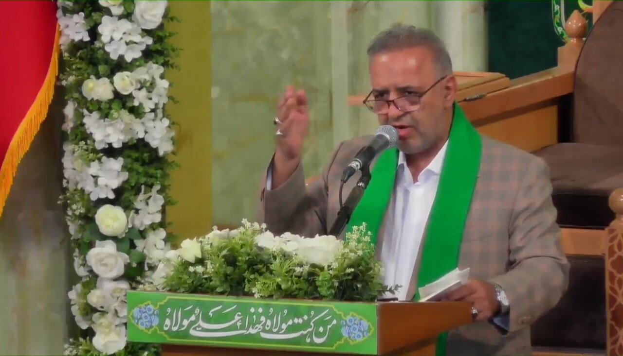 ویژه‌برنامه «میثاق با غدیر؛ میراث امام خمینی(ره)» که در رواق امام خمینی(ره) حرم مطهر رضوی و با حضور زائران و مجاوران حضرت علی بن موسی الرضا(ع)