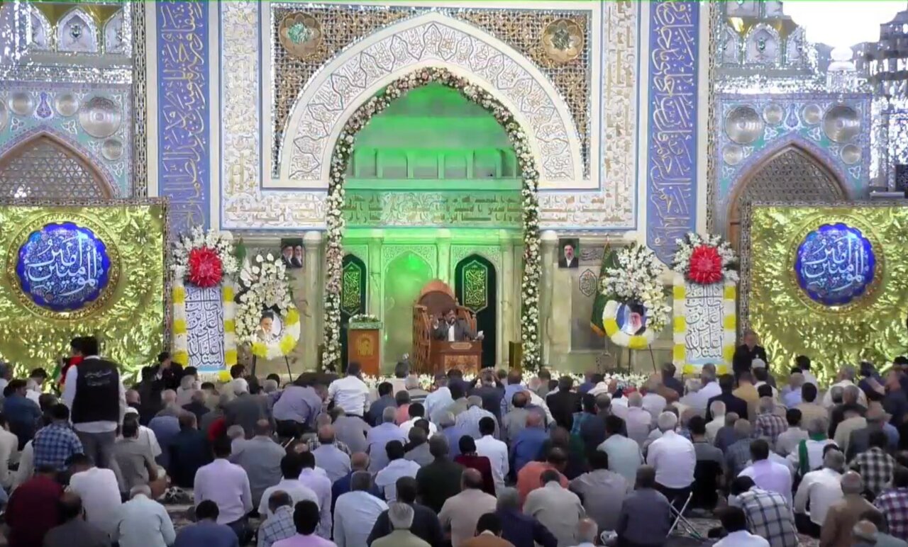 ویژه‌برنامه «میثاق با غدیر؛ میراث امام خمینی(ره)» که در رواق امام خمینی(ره) حرم مطهر رضوی و با حضور زائران و مجاوران حضرت علی بن موسی الرضا(ع)