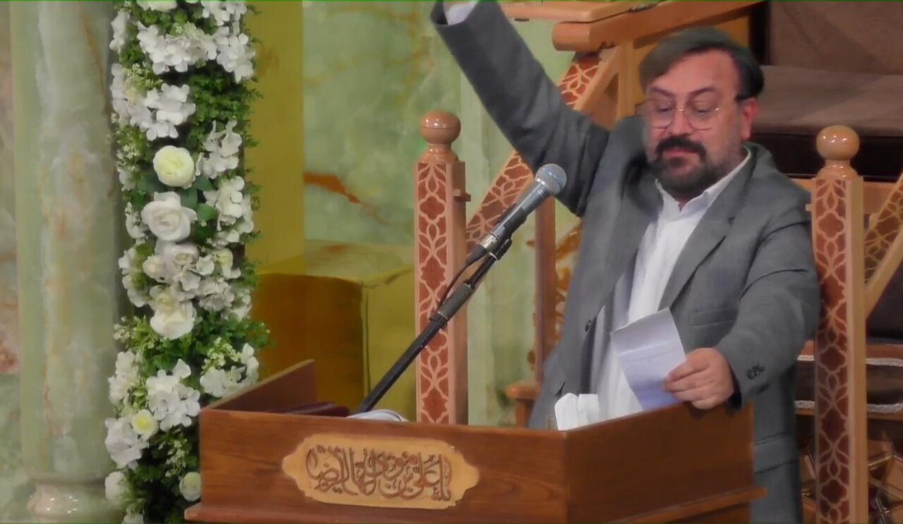 ویژه‌برنامه «میثاق با غدیر؛ میراث امام خمینی(ره)» که در رواق امام خمینی(ره) حرم مطهر رضوی و با حضور زائران و مجاوران حضرت علی بن موسی الرضا(ع)