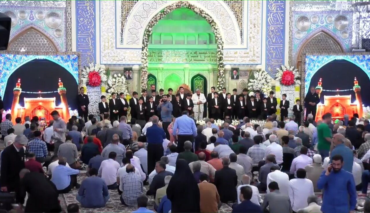 ویژه‌برنامه «میثاق با غدیر؛ میراث امام خمینی(ره)» که در رواق امام خمینی(ره) حرم مطهر رضوی و با حضور زائران و مجاوران حضرت علی بن موسی الرضا(ع)