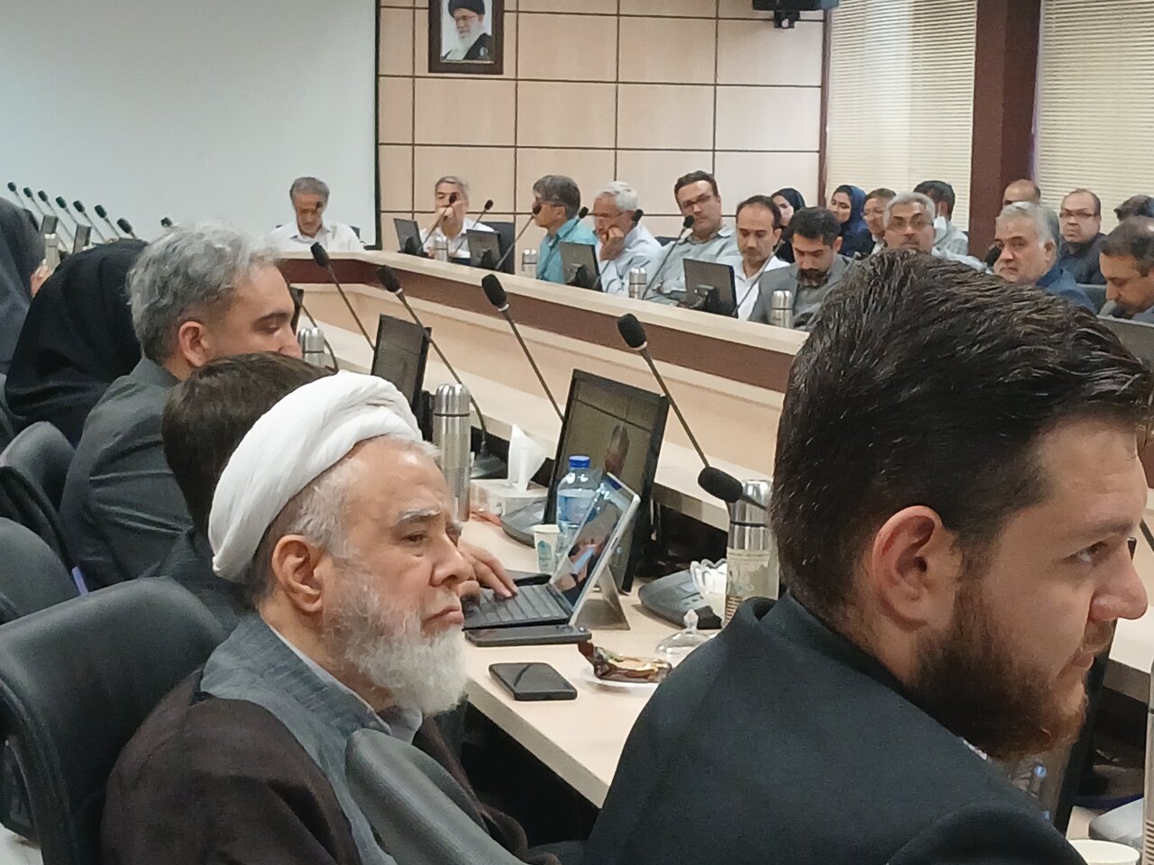 نشست هم‌اندیشی اساتید دانشگاه فردوسی مشهد با موضوع «منظر تبیینی امام علی(ع) در نهج‌البلاغه» که در سالن شهید عدالکریمی دانشکده الهیات