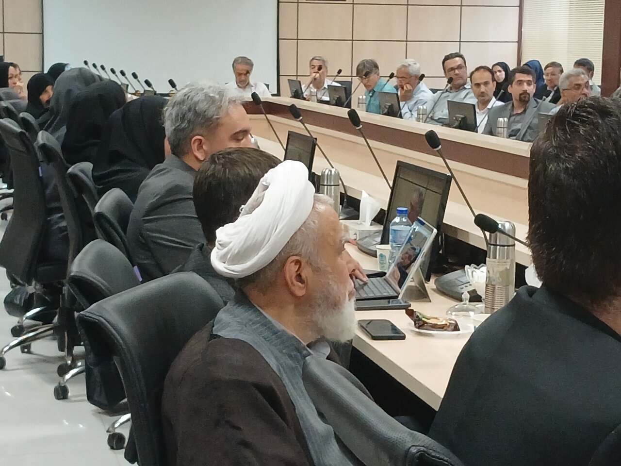 نشست هم‌اندیشی اساتید دانشگاه فردوسی مشهد با موضوع «منظر تبیینی امام علی(ع) در نهج‌البلاغه» که در سالن شهید عدالکریمی دانشکده الهیات