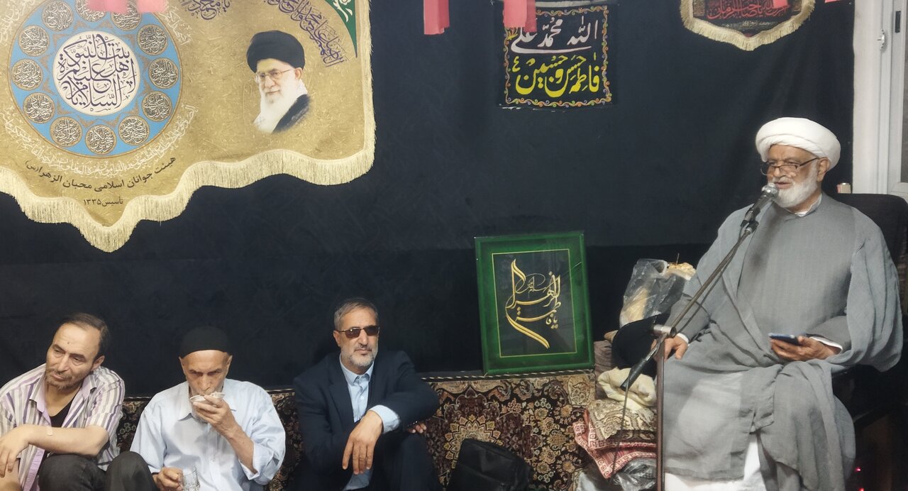 مسلمانان با تکیه بر مشترکات دینی در برابر تفرقه‌افکنان بایستند