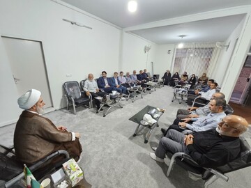 تصاویر / دیدار جمعی از شاعران با امام جمعه شهرستان بویین زهرا