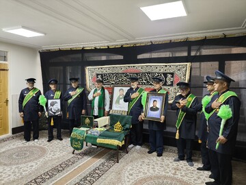 خادمان حرم حضرت شاهچراغ(ع) با خانواده شهید بهاءالدینی دیدار کردند + تصاویر