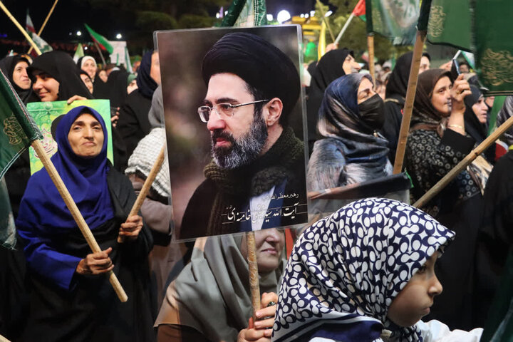 آئین باشکوه عمامه گذاری جمعی از طلاب شهرستان ساری