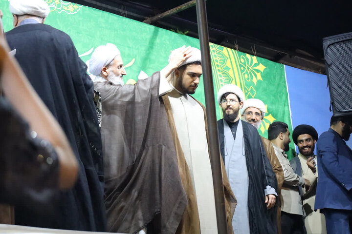 آئین باشکوه عمامه گذاری جمعی از طلاب شهرستان ساری