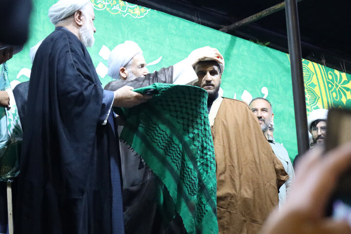 آئین باشکوه عمامه گذاری جمعی از طلاب شهرستان ساری