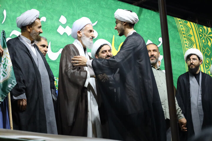 آئین باشکوه عمامه گذاری جمعی از طلاب شهرستان ساری