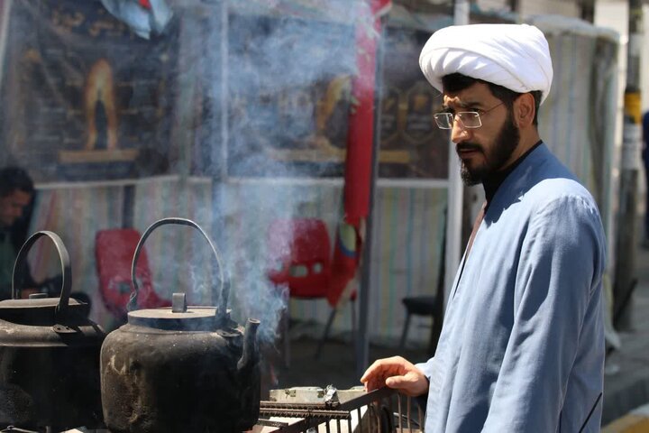 تصاویر/ فعالیت موکب مدرسه علمیه نقده در روز غدیر خم