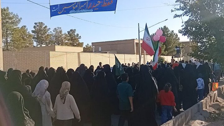 تصاویر/ مراسم‌ پیاده‌روی و جشن‌ عید غدیر در شهر محی‌آباد