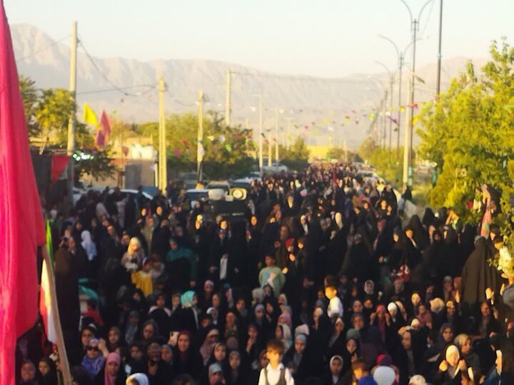 تصاویر/ مراسم‌ پیاده‌روی و جشن‌ عید غدیر در شهر محی‌آباد