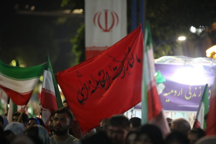 تصاویر/ نود و ششمین شب از قرار شبانه،تبلور حماسه حضور و ایستادگی مردم ولایتمدار و غیور ارومیه