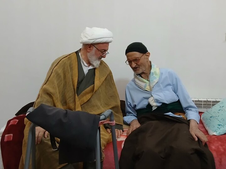 تصاویر/ دیدار امام جمعه شاهرود با سه خانواده شهید