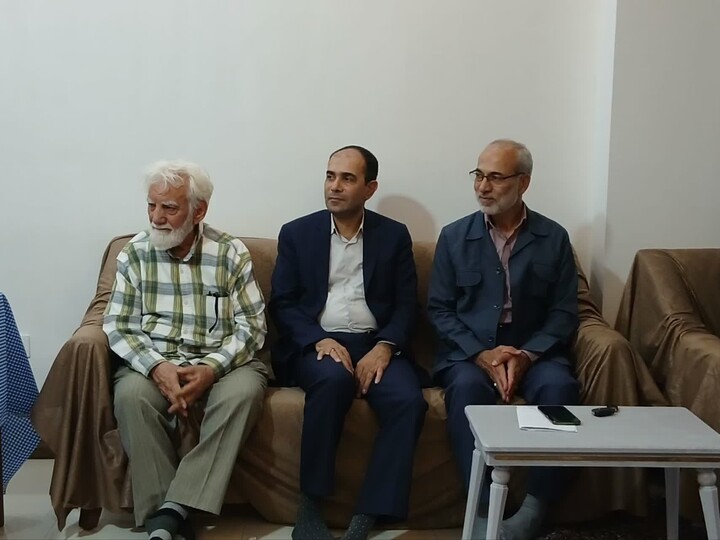 تصاویر/ دیدار امام جمعه شاهرود با سه خانواده شهید