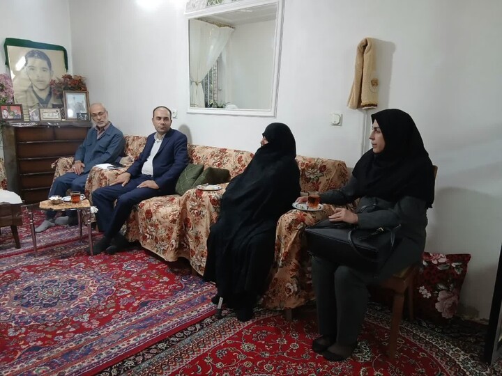 تصاویر/ دیدار امام جمعه شاهرود با سه خانواده شهید