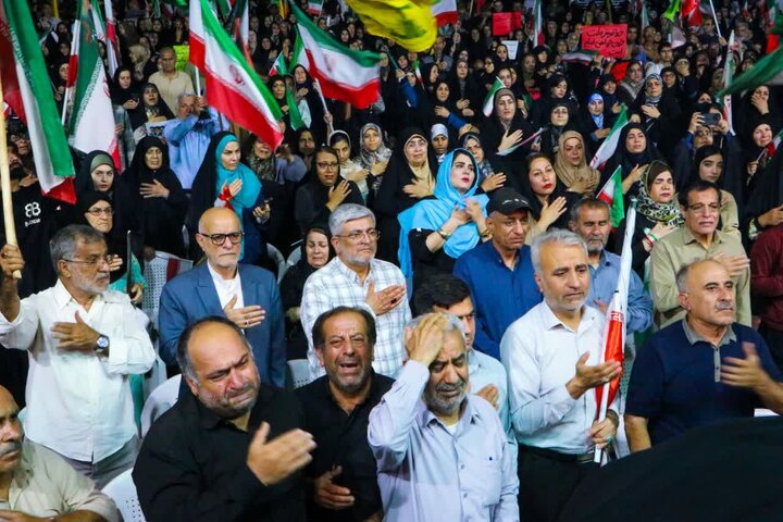 تصاویر/ وداع با شهید غلامحسین کریمی در بوشهر