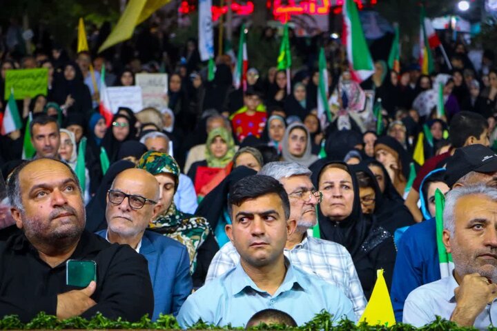 تصاویر/ وداع با شهید غلامحسین کریمی در بوشهر