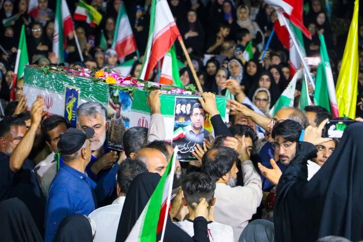 تصاویر/ وداع با شهید غلامحسین کریمی در بوشهر