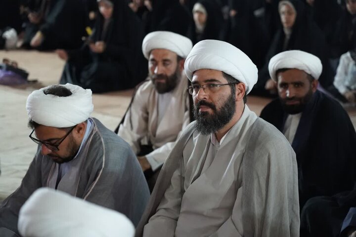 تصاویر/میهمانی ویژه طلاب و اساتید حوزه های علمیه لرستان در مصلای الغدیر خرم آباد