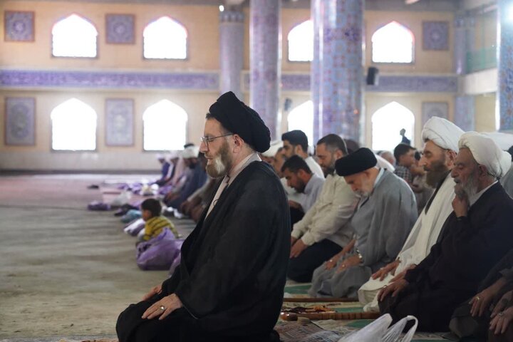 تصاویر/میهمانی ویژه طلاب و اساتید حوزه های علمیه لرستان در مصلای الغدیر خرم آباد