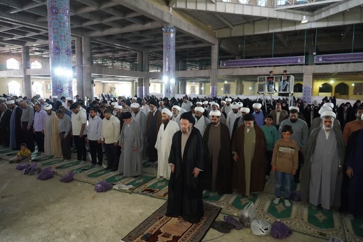 تصاویر/میهمانی ویژه طلاب و اساتید حوزه های علمیه لرستان در مصلای الغدیر خرم آباد