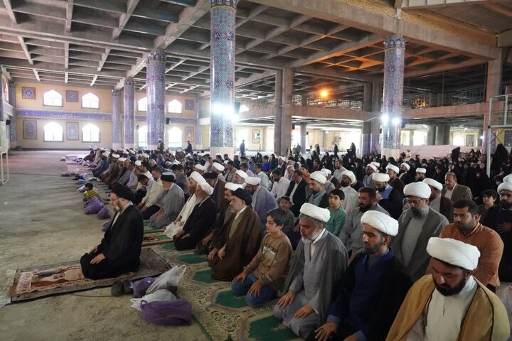 تصاویر/میهمانی ویژه طلاب و اساتید حوزه های علمیه لرستان در مصلای الغدیر خرم آباد
