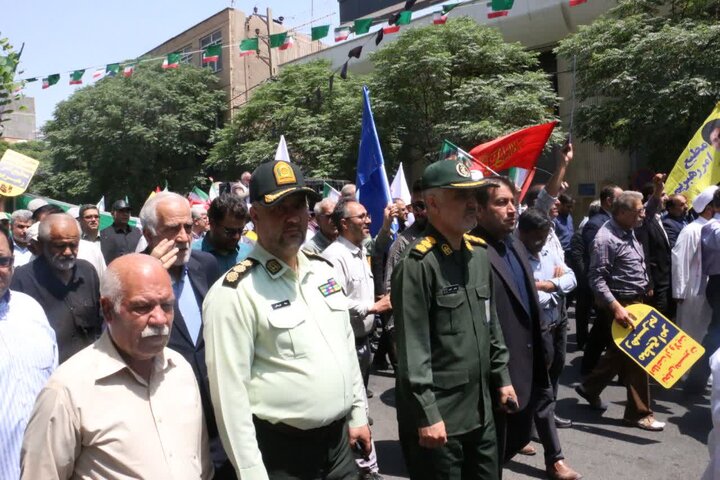 تصاویر/ راهپیمایی یوم الله ۱۵ خرداد با حضور کفن پوشان ورامینی