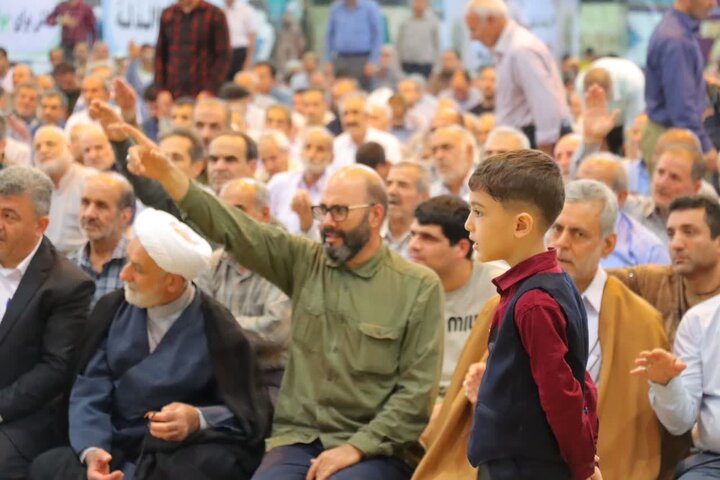 تصاویر/ نماز جمعه حماسی و دشمن‌شکن اسلامشهر در سالروز قیام تاریخی ۱۵ خرداد