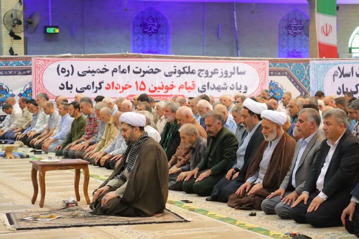 تصاویر/ نماز جمعه حماسی و دشمن‌شکن اسلامشهر در سالروز قیام تاریخی ۱۵ خرداد