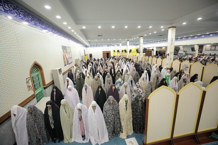 تصاویر/ اقامه نماز جمعه در ساوجبلاغ