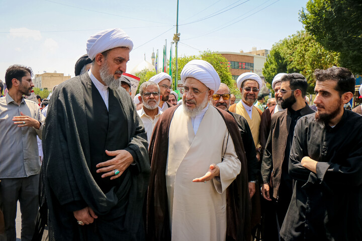 تصاویر/ راهپیمایی مردم انقلابی قم در یوم الله ۱۵خرداد