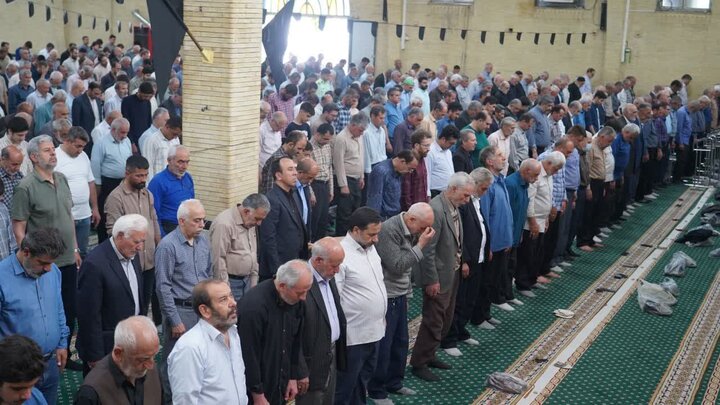 تصاویر/ حضور پر شور مردم دارالمومنین خوی در اقامه آیین عبادی سیاسی نماز جمعه