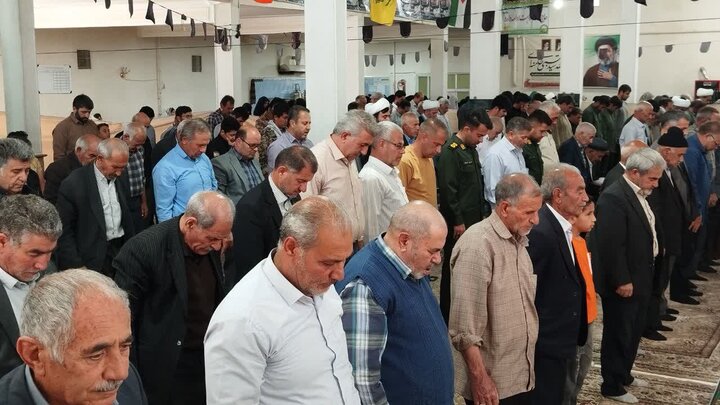 تصاویر/ اقامه نماز جمعه شهرستان باروق