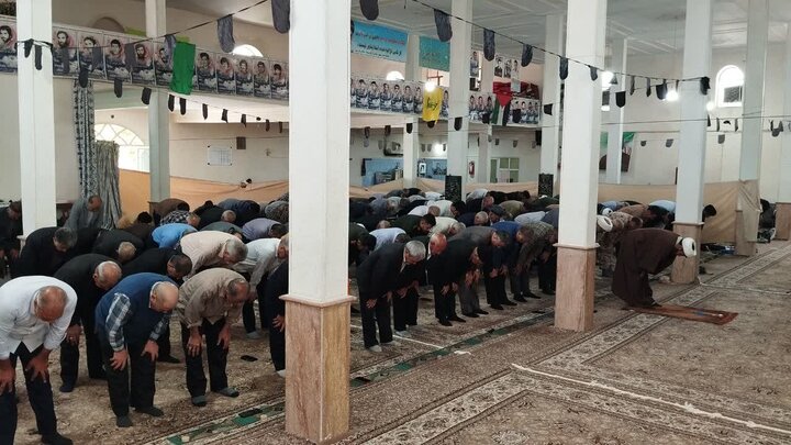 تصاویر/ اقامه نماز جمعه شهرستان باروق