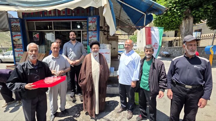 تصاویر/ اقامه نماز جمعه ماکو