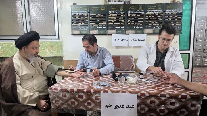 تصاویر/ اقامه نماز جمعه ماکو