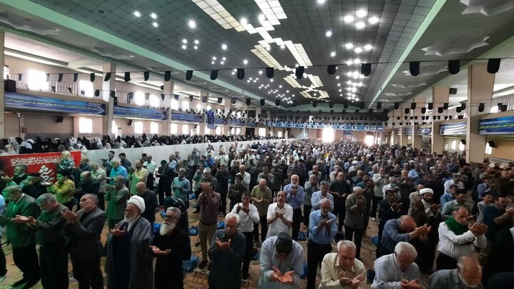 تصاویر/اقامه نماز عبادی سیاسی جمعه در خمین