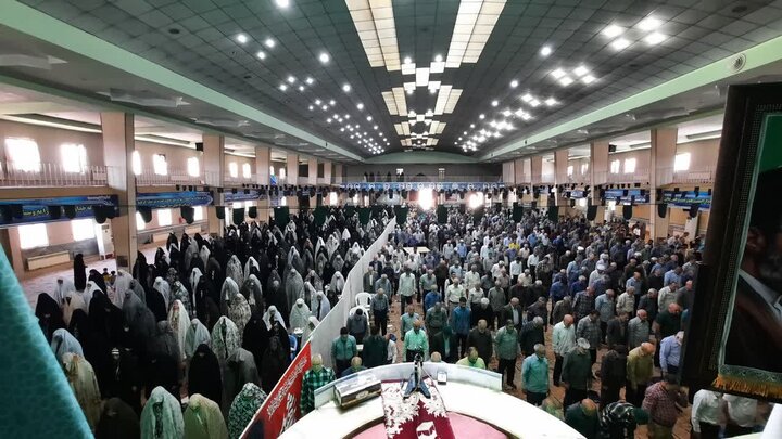 تصاویر/اقامه نماز عبادی سیاسی جمعه در خمین