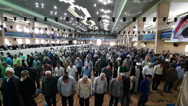 تصاویر/اقامه نماز عبادی سیاسی جمعه در خمین
