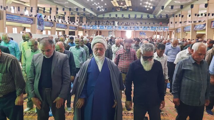 تصاویر/اقامه نماز عبادی سیاسی جمعه در خمین