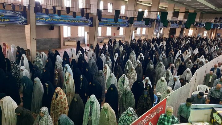 تصاویر/اقامه نماز عبادی سیاسی جمعه در خمین