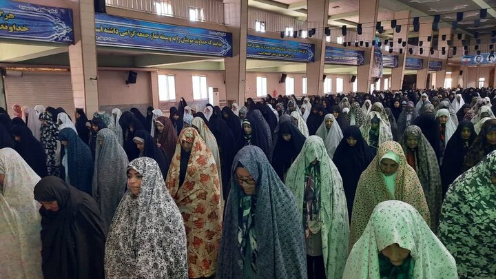 تصاویر/اقامه نماز عبادی سیاسی جمعه در خمین